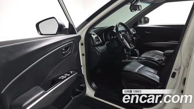 KG_Mobility_Ssangyong TIBOLI 2015 thumb 10
