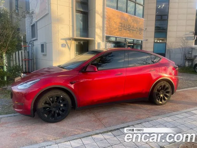 Tesla Model Y 2021 thumb 3