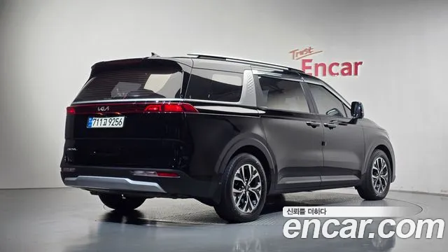 Kia Carnival 2022 thumb 2
