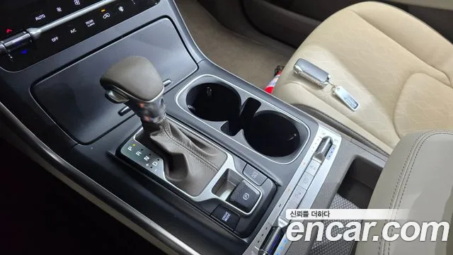 Kia Carnival 2022 thumb 9
