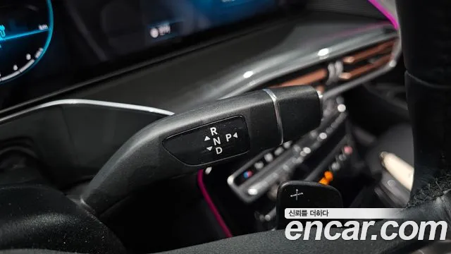 Mercedes-Benz EQC 2020 thumb 8