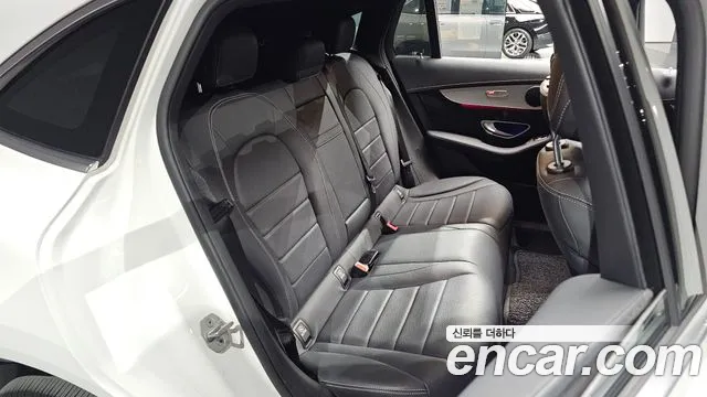 Mercedes-Benz EQC 2020 thumb 10