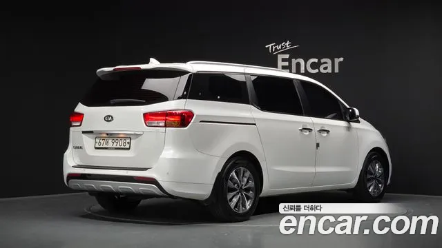 Kia Carnival 2015 thumb 2