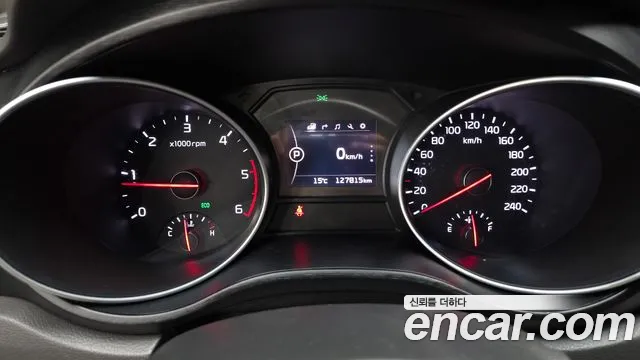 Kia Carnival 2015 thumb 8