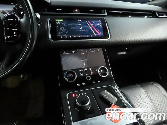 Land Rover Range Rover Velar 2019 thumb 8