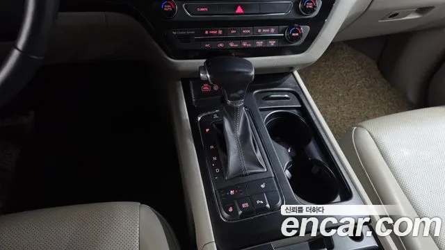 Kia Carnival 2018 thumb 9