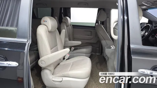 Kia Carnival 2018 thumb 11