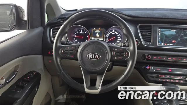 Kia Carnival 2018 thumb 12