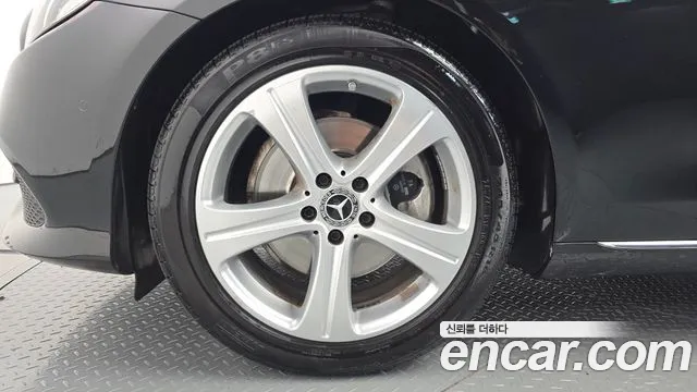 Mercedes-Benz E-Класс 2018 thumb 5