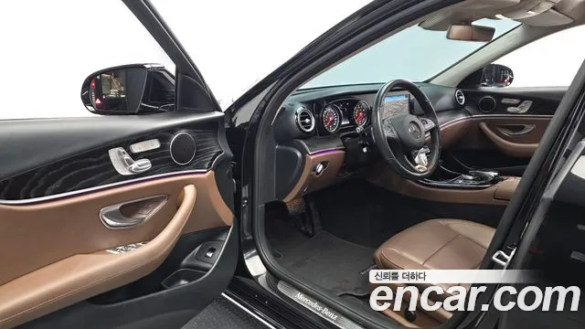 Mercedes-Benz E-Класс 2018 thumb 10