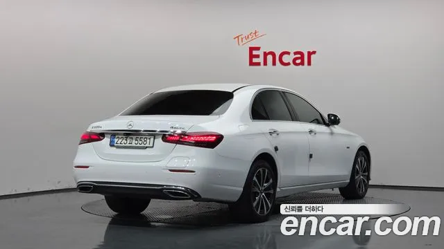 Mercedes-Benz E-Класс 2021 thumb 2