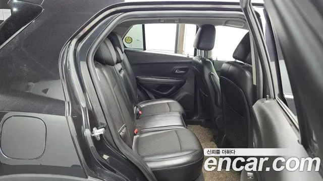 ChevroletGMDaewoo Tracker 2016 thumb 11
