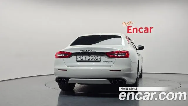 Maserati Quattroporte 2017 thumb 4