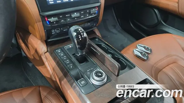 Maserati Quattroporte 2017 thumb 9