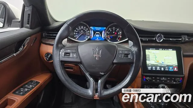 Maserati Quattroporte 2017 thumb 12
