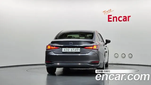 Lexus ES 2019 thumb 4