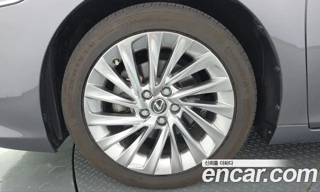 Lexus ES 2019 thumb 5