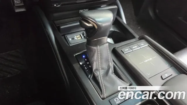 Lexus ES 2019 thumb 9