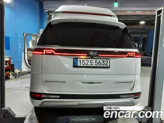 Kia Carnival 2020 thumb 2