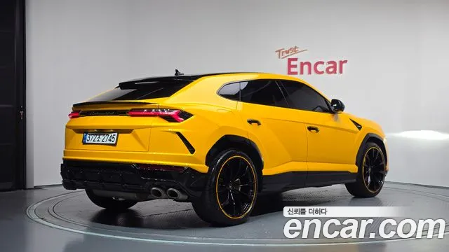 Lamborghini Urus 2020 thumb 2
