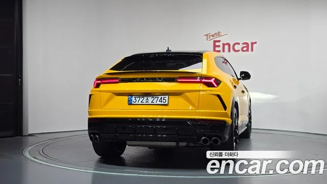 Lamborghini Urus 2020 thumb 4
