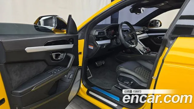 Lamborghini Urus 2020 thumb 10
