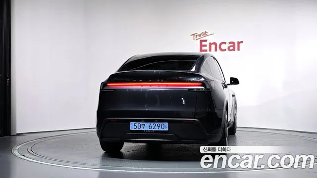 Tesla Model Y 2026 thumb 4