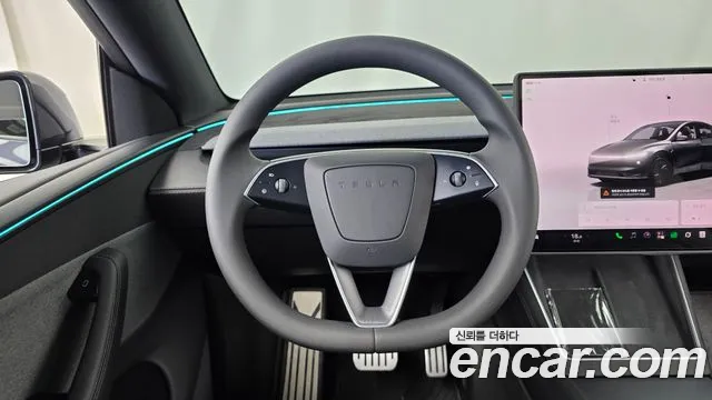 Tesla Model Y 2026 thumb 12