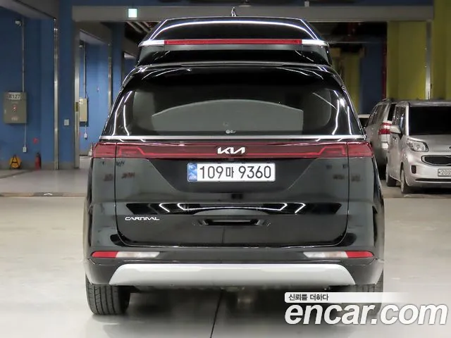 Kia Carnival 2023 thumb 3