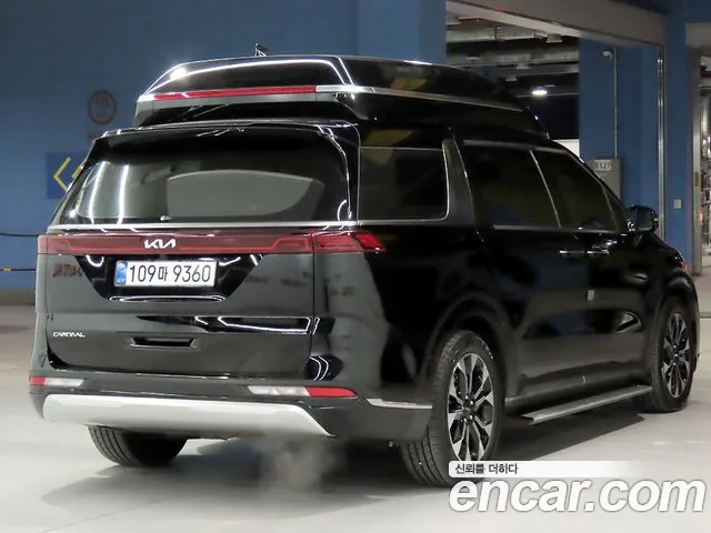 Kia Carnival 2023 thumb 4