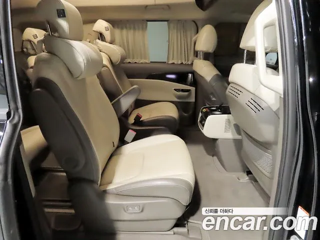 Kia Carnival 2023 thumb 9