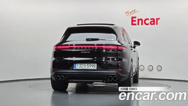Porsche Cayenne 2025 thumb 3