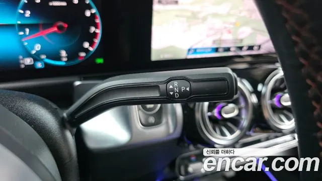Mercedes-Benz GLB 2021 thumb 9