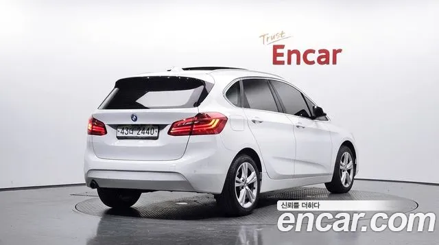 BMW 2-Series 2015 thumb 2