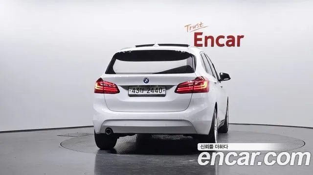 BMW 2-Series 2015 thumb 4