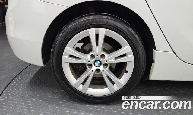 BMW 2-Series 2015 thumb 5