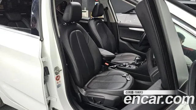 BMW 2-Series 2015 thumb 10