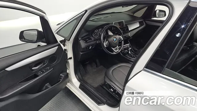 BMW 2-Series 2015 thumb 11