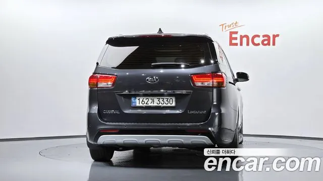 Kia Carnival 2015 thumb 3