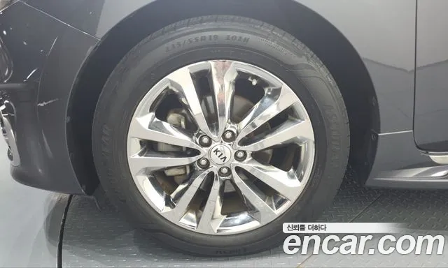 Kia Carnival 2015 thumb 4