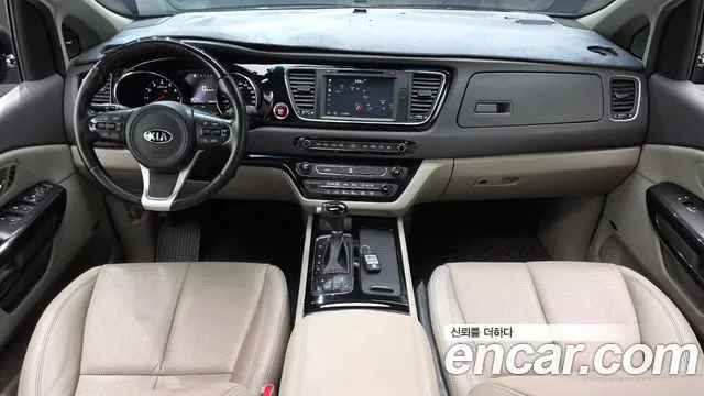 Kia Carnival 2015 thumb 6