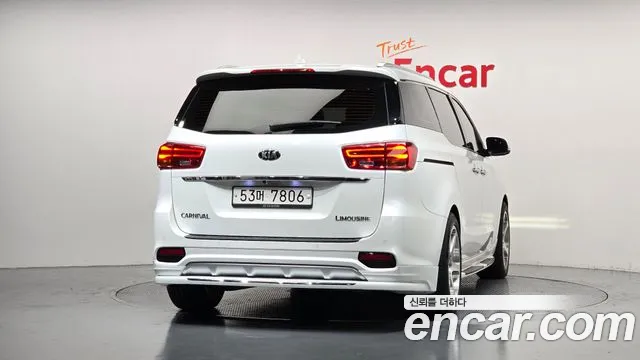 Kia Carnival 2018 thumb 4