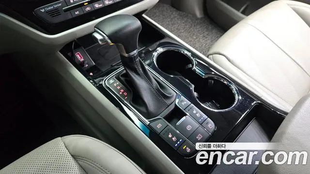 Kia Carnival 2018 thumb 9