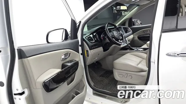 Kia Carnival 2018 thumb 10