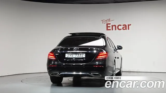 Mercedes-Benz E-Класс 2017 thumb 3