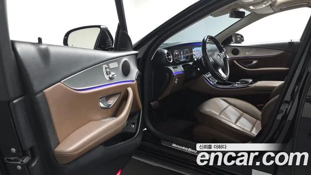 Mercedes-Benz E-Класс 2017 thumb 9
