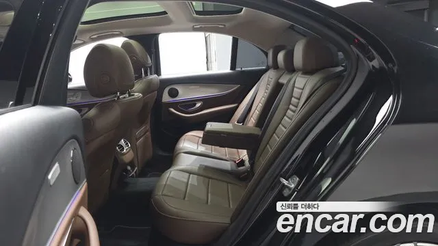 Mercedes-Benz E-Класс 2017 thumb 11