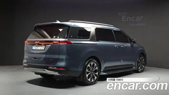Kia Carnival 2021 thumb 2