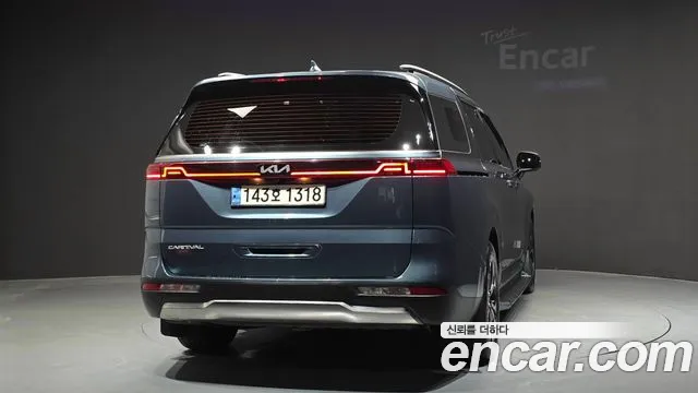 Kia Carnival 2021 thumb 4