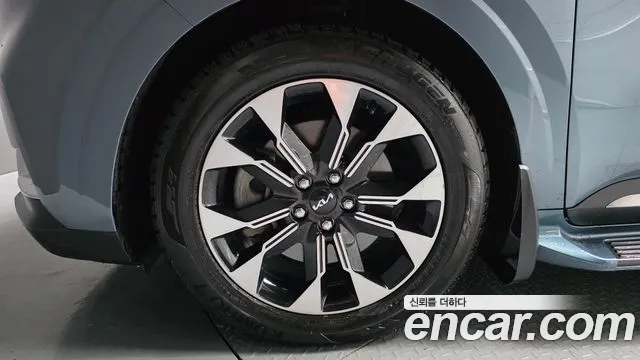 Kia Carnival 2021 thumb 5